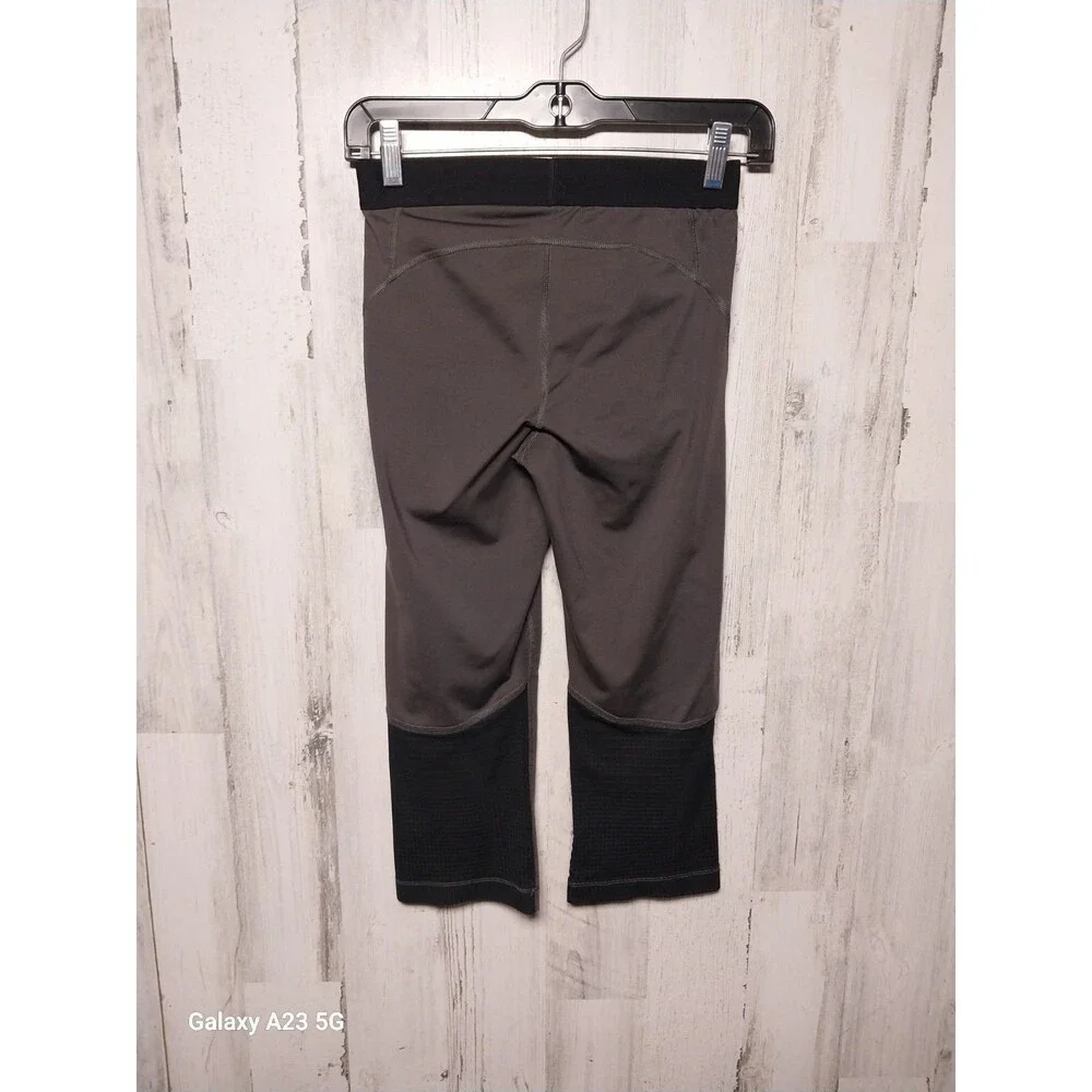 Nike Pro Womens Gray Black Mesh Panel Training Capri Leggings 589376-233 Medium
